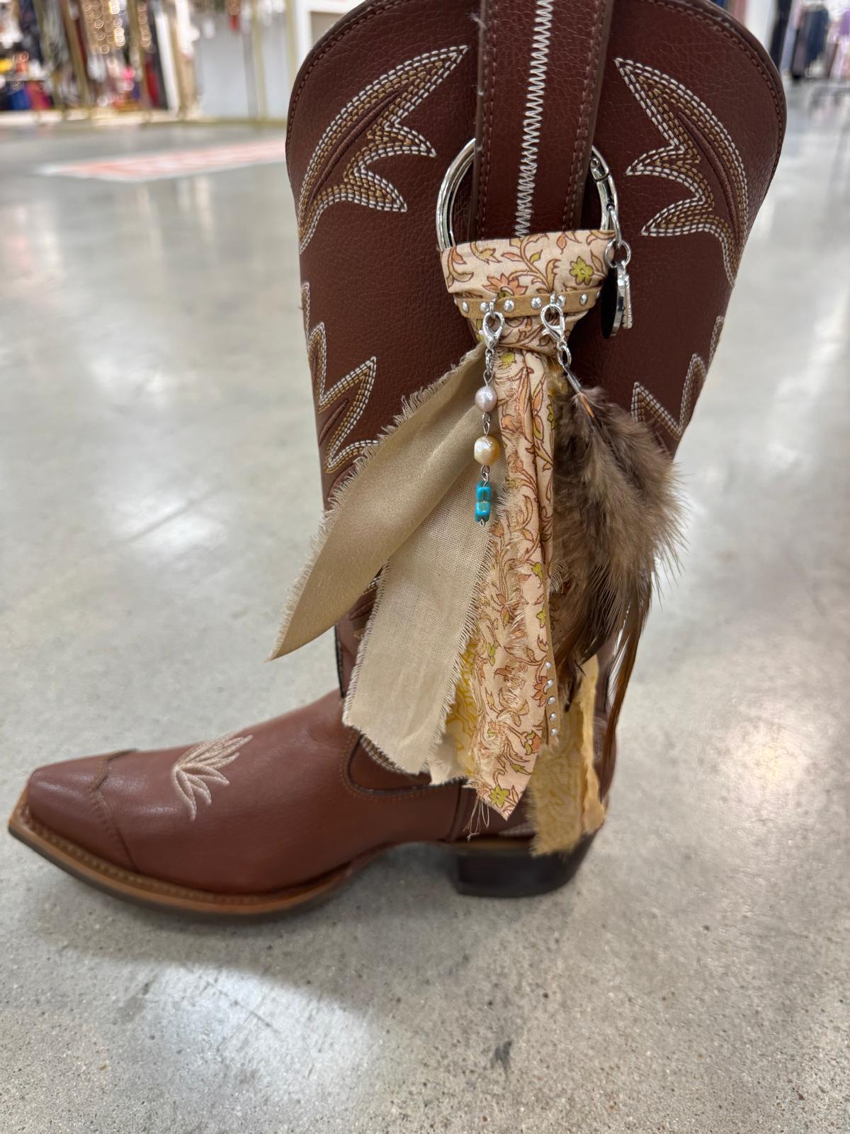 DB Signature Boot Charm- Saddle Cream