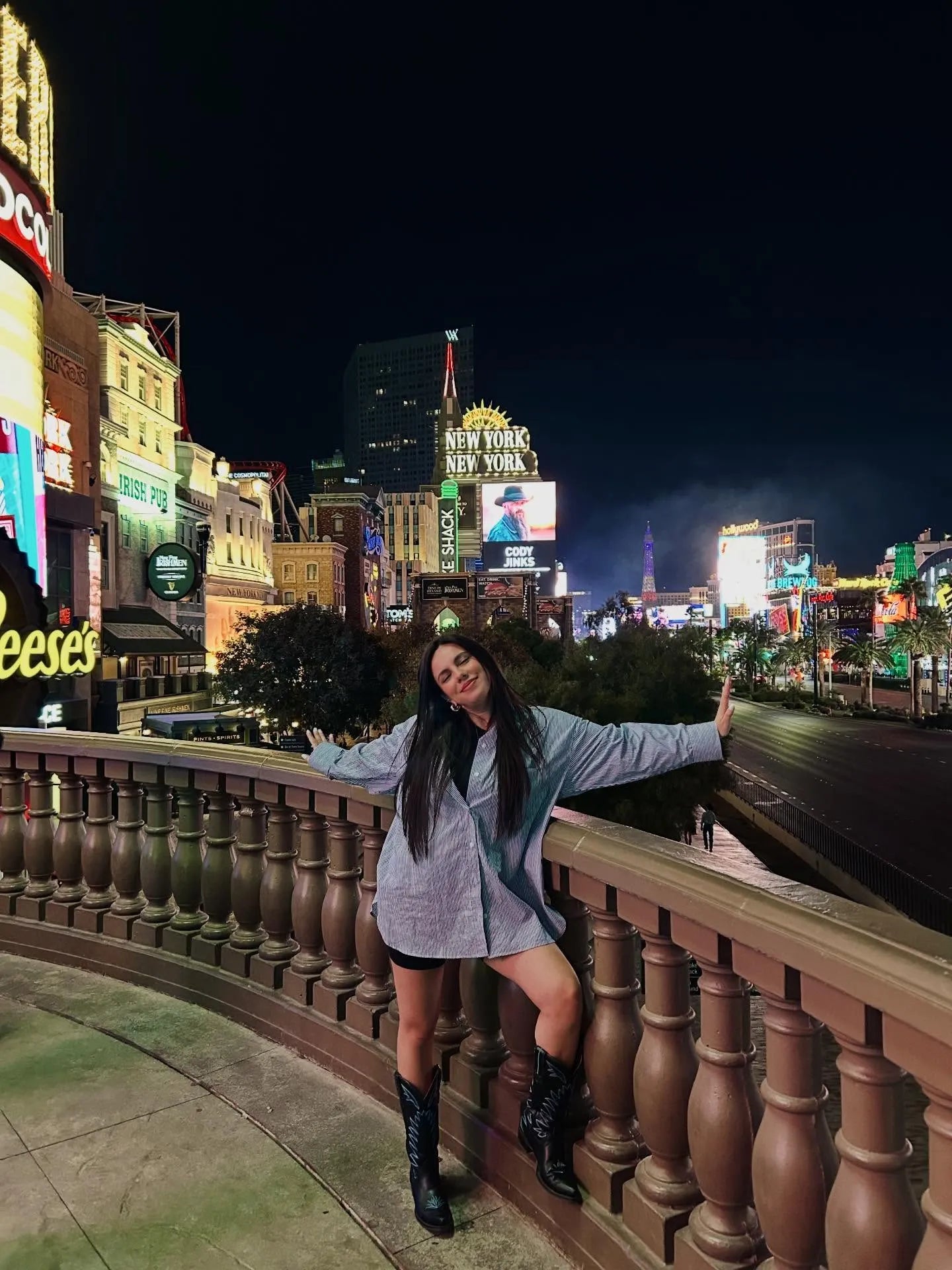 This wasn’t supposed to be a post 😜
Throwback to NFR week at Fabulous Las Vegas! 🎰

#DesertBloom #CowgirlBoots #PlantBased #Fashion