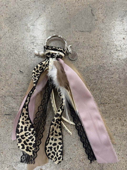 DB Signature Boot Charm- Desert Blush