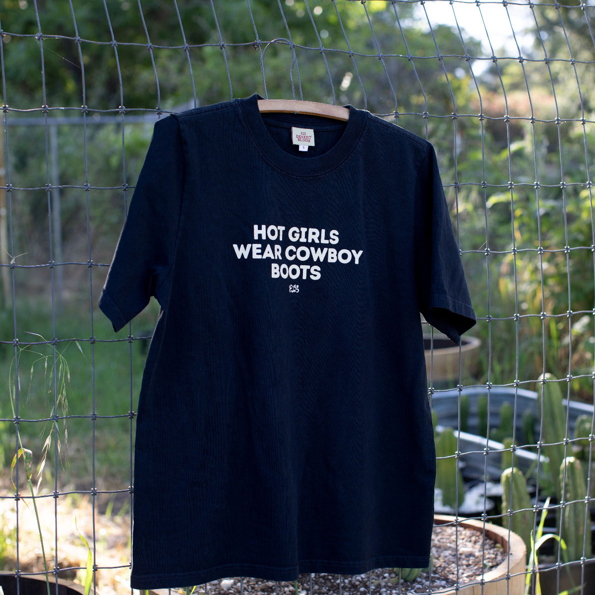 HOT GIRL VINTAGE TEE CHARCOAL
