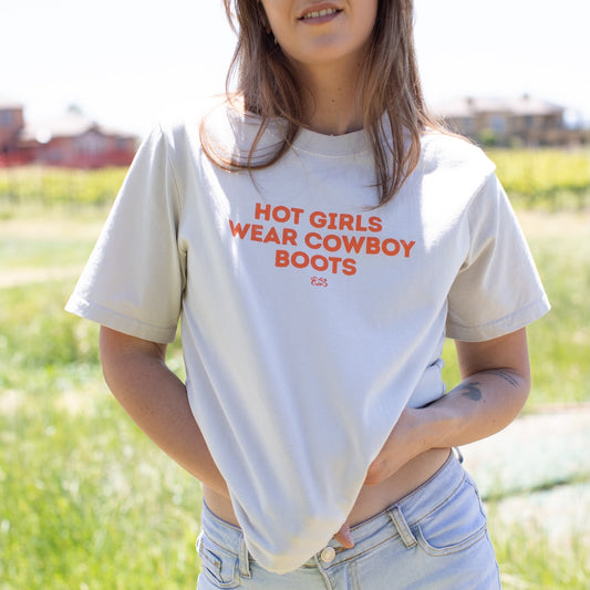 HOT GIRL VINTAGE TEE PARCHMENT